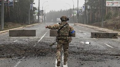 Photo of أوكرانيا تعلن “تحرير” كامل منطقة كييف واكتشاف مقابر جماعية