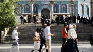 Photo of عشرات المستوطنين يقتحمون الأقصى بحماية مشدّدة