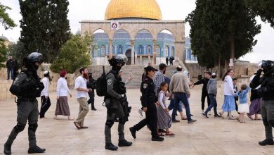 Photo of لجنة القدس تدعو السلطة لرفع انتهاكات الاحتلال بالأقصى إلى الجنائية