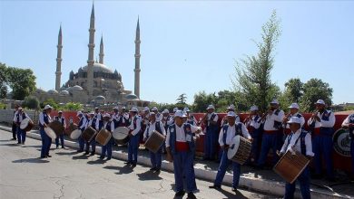 Photo of 3 آلاف و400 مسحراتي لإيقاظ سكان إسطنبول في رمضان