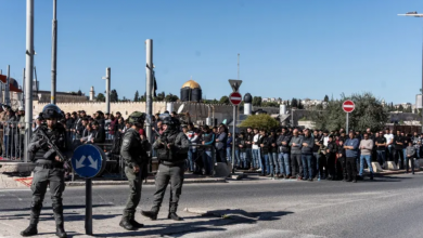 Photo of إجراءات مشددة في القدس… حواجز عسكرية ومنع المصلين من الوصول إلى المسجد الأقصى