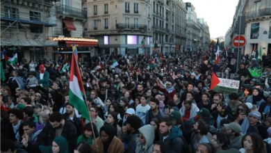 Photo of مظاهرات بمدن عربية وغربية تنديدا بالمجزرة الإسرائيلية في رفح