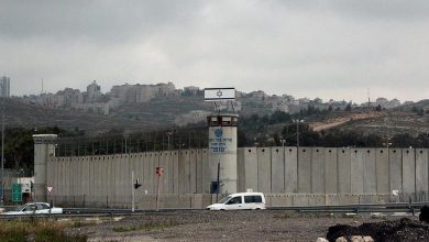 Photo of طبيب غزّيّ محرر: الموت أهون من التعذيب في السجون الإسرائيلية