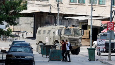 Photo of 3 شهداء باشتباكات قباطية بالضفة والاحتلال يحاصر 500 طالب