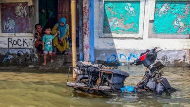 Photo of مصرع 16 شخصا جراء فيضانات وانهيارات أرضية في إندونيسيا