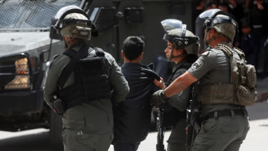 Photo of اعتقالات واسعة في الضفة ومستوطنون يقتحمون الأقصى (شاهد)