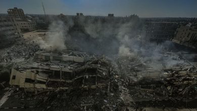 Photo of شهداء بقصف إسرائيلي استهدف نازحين والاحتلال يهدد بتوسيع العدوان على غزة