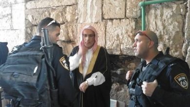Photo of إبعاد خطيب المسجد الأقصى بعد إدانته للعدوان في غزة